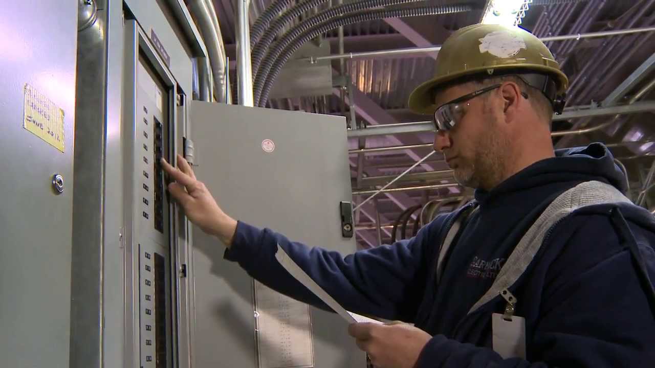 Normy PN-HD 60364 określają wymagania dotyczące instalacji elektrycznych w budynkach mieszkalnych i przemysłowych