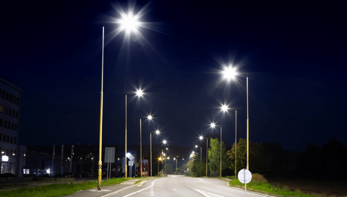 latarnia LED z asymetrycznym rozkładem światła na jezdni