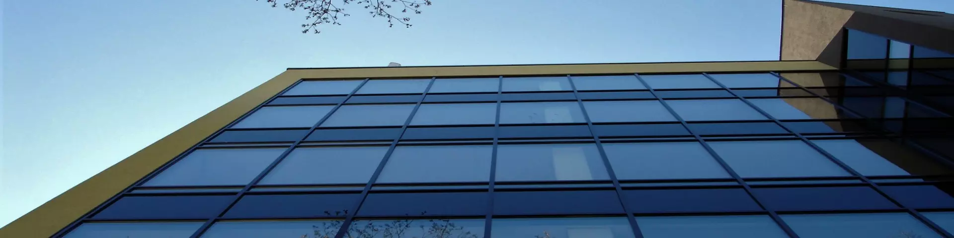 Zrównoważone materiały w certyfikacji BREEAM Materiały budowlane z certyfikatem ekologicznym do budynku komercyjnego