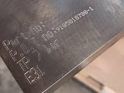 interpretować oznaczenia stali